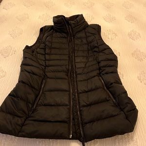 Black lululemon size 8 vest